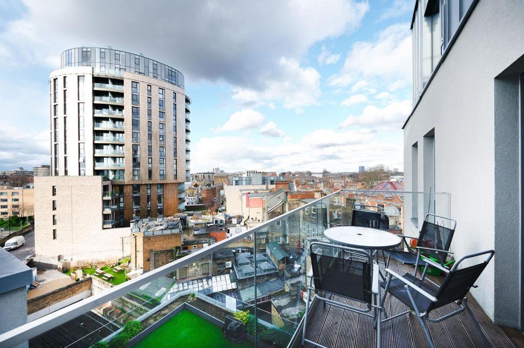 Modern Serviced 3-Bedroom Flat In East London Exteriör bild