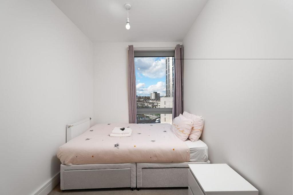 Modern Serviced 3-Bedroom Flat In East London Exteriör bild