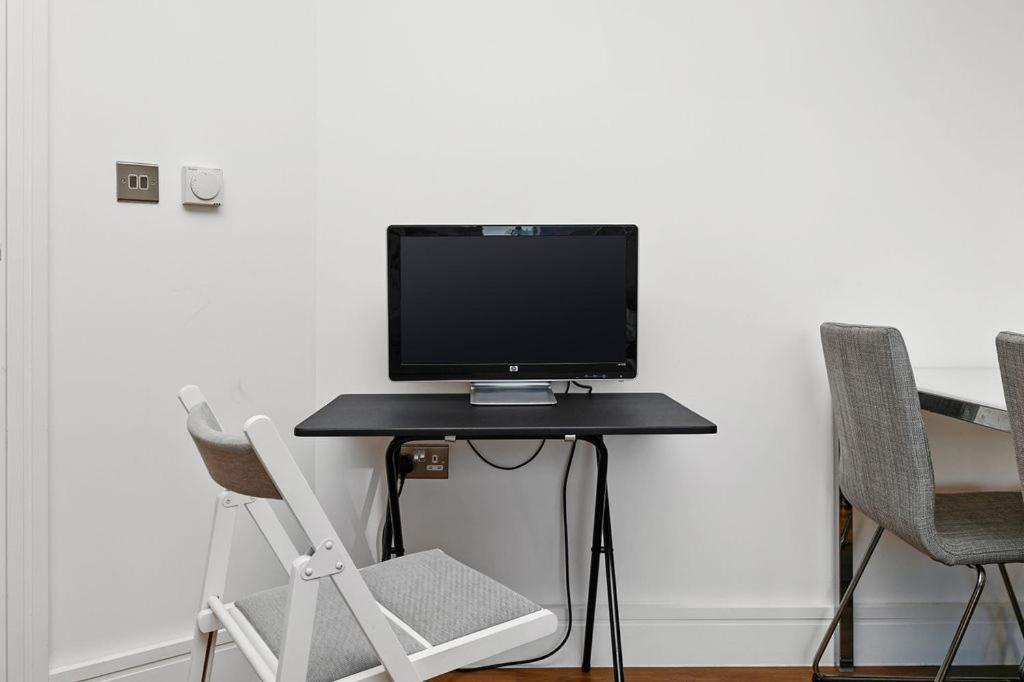 Modern Serviced 3-Bedroom Flat In East London Exteriör bild